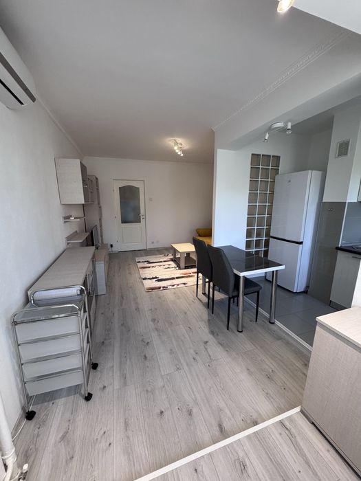 Garsoniera renovata Titan