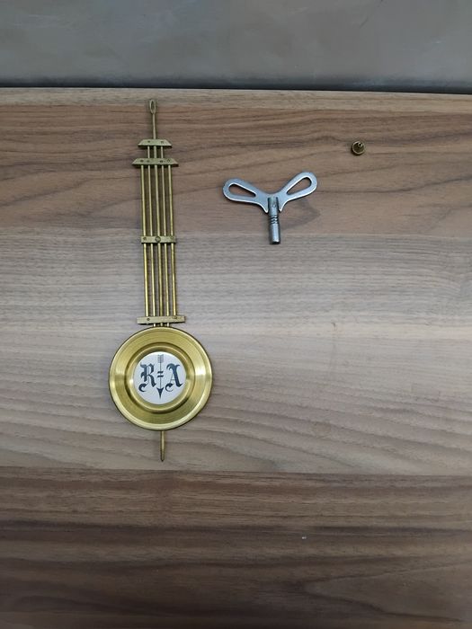 Часовник за стена