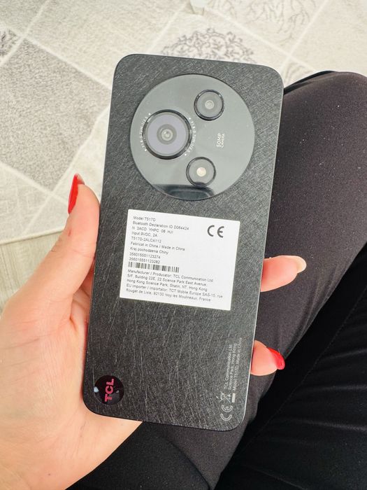 TLC 605 128GB телефон нов