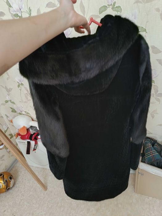 Продам шубу женскую