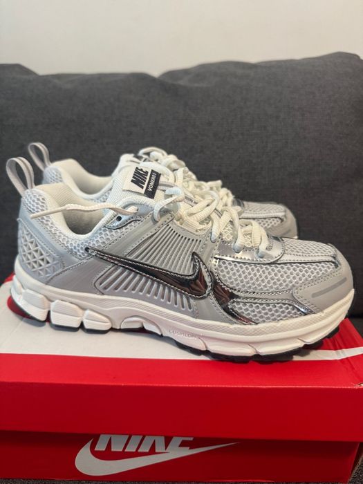 Nike Vomero 5 Noi in cutie