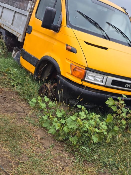 Dezmembrez Iveco daily an 1997 2.5d și 2004 2.8d