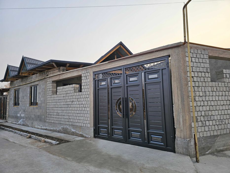 1.5 sotixga qurilgan uy joy sotiladi