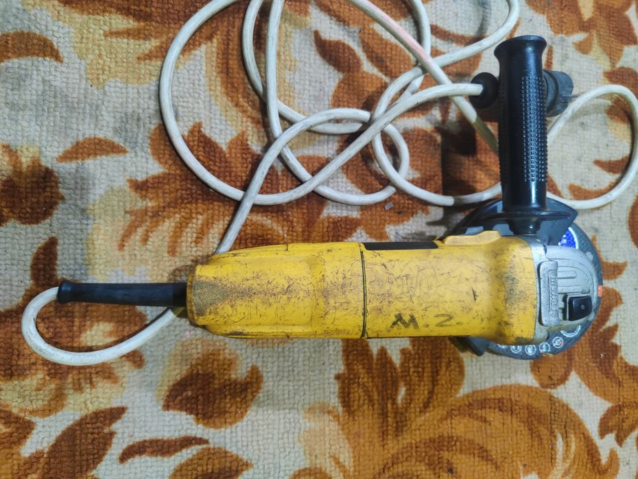 Продам болгарку DeWalt 125 мм