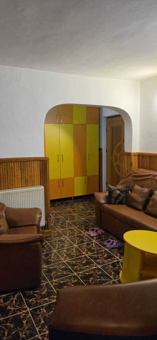 Inchiriez apartament