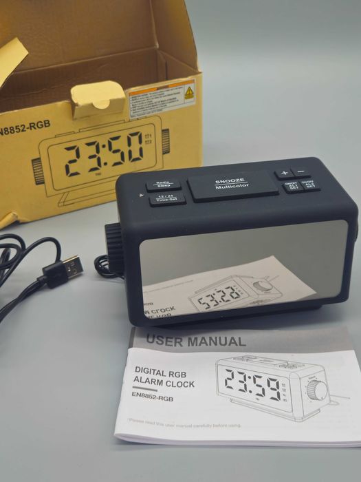 Дигитален RGB будилник с FM радио, огледален дисплей, USB изходи