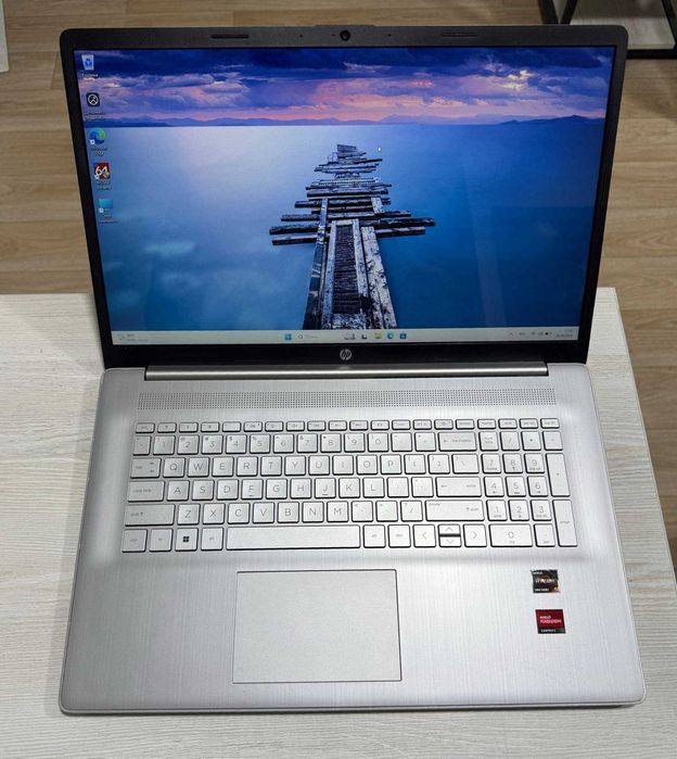 HP Laptop 17” HD IPS Сенсорный Ryzen 5 5500u 16GB/512GB AMD Graphics