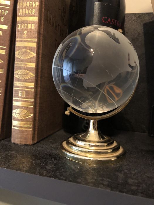 Стъклен глобус - уникат
