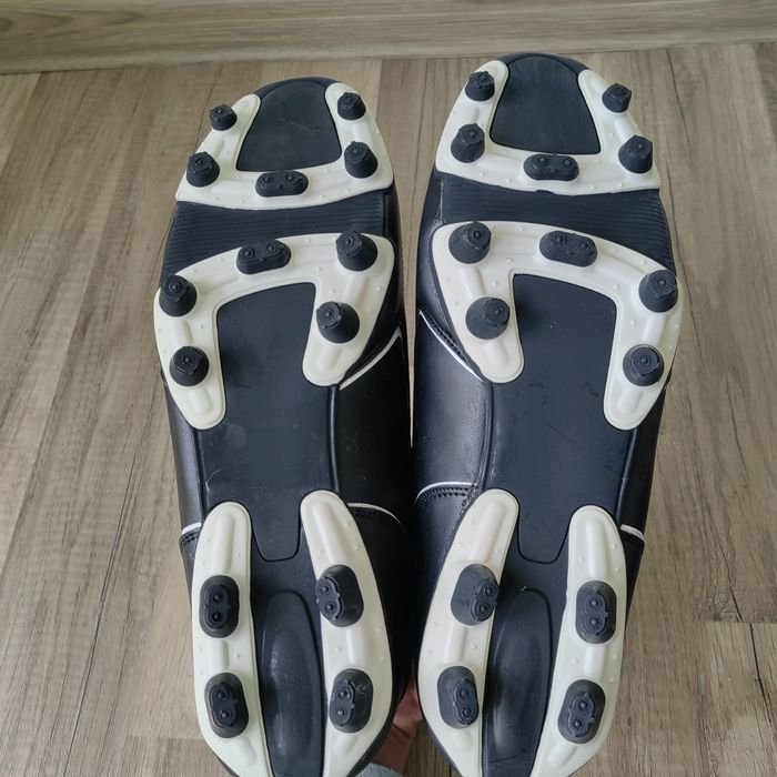 Футболни обувки, бутонки