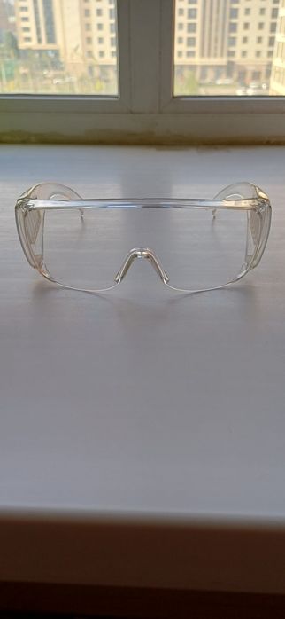Продам защитные очки рабочие прозрачные