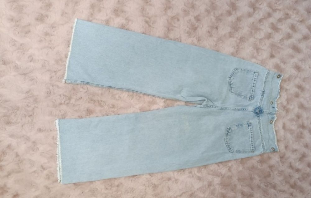 Продаються джинсы