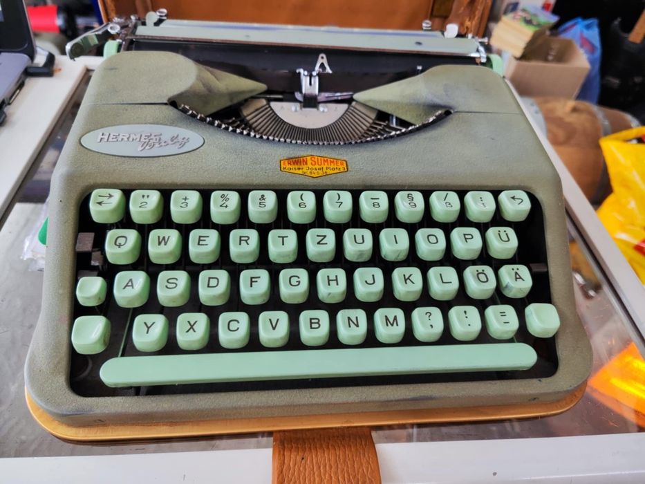 Пишеща машина Hermes Baby 1958 г
