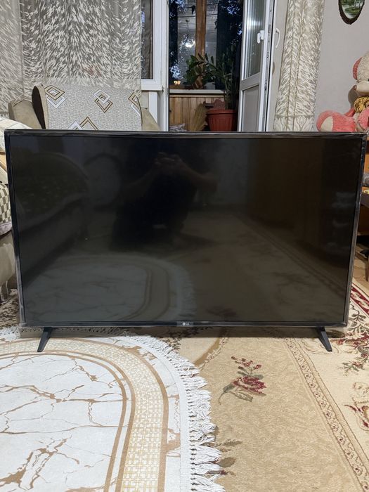 Продам LG 43 дюйма,смарт-тв