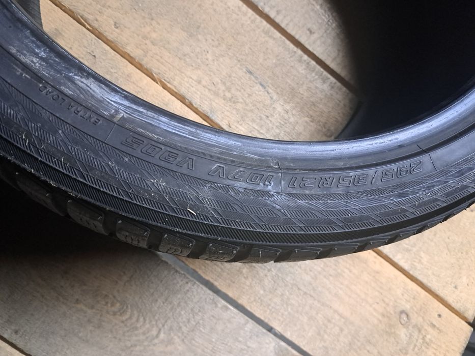 0 anvelopa 295/35 R21 Yokohama