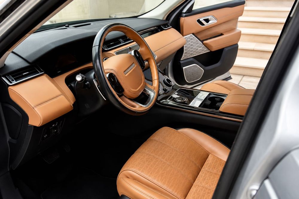 Vând Range Rover Velar