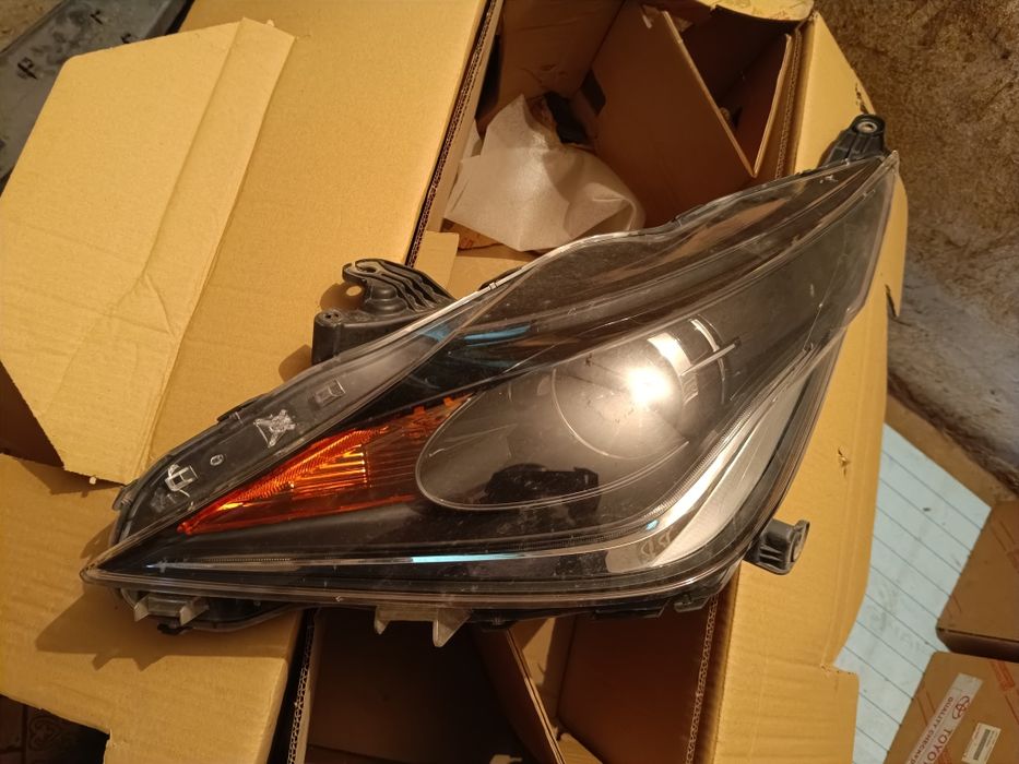 Оригинален Ляв Фар за Айго