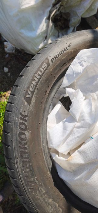 Vând anvelope de vara hankook 235 /50 R17