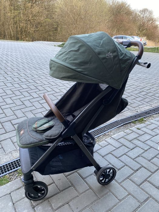 Vând carucior Joie Parcel