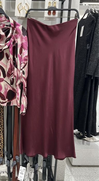 Юбка Zara с этикеткой