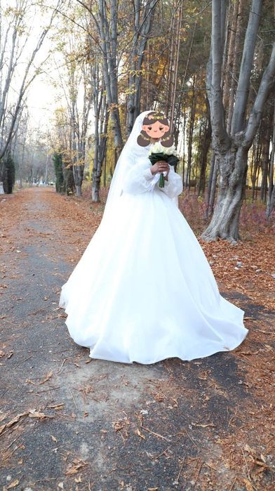 Kelin libosi 1marta kiyilgan