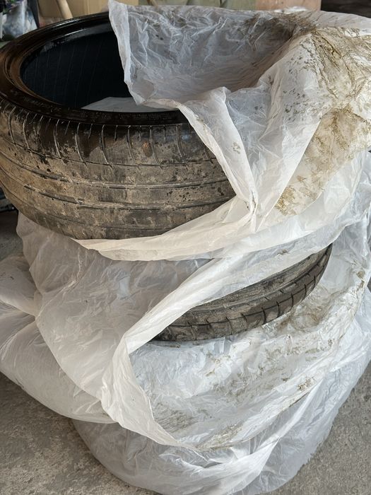Продам резину 245/35/R20