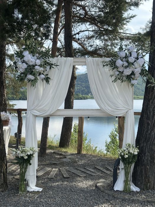 2200 lei pachet standard cu aranjamente florale pentru nunta
