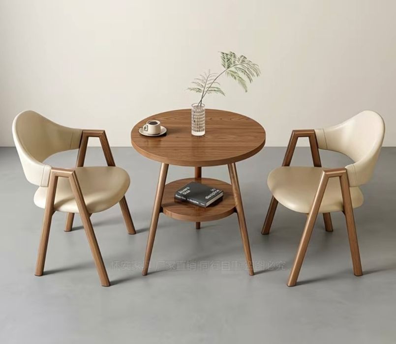 Срочно! Продам Новый  дизайнерский комплект стол и два кресла !