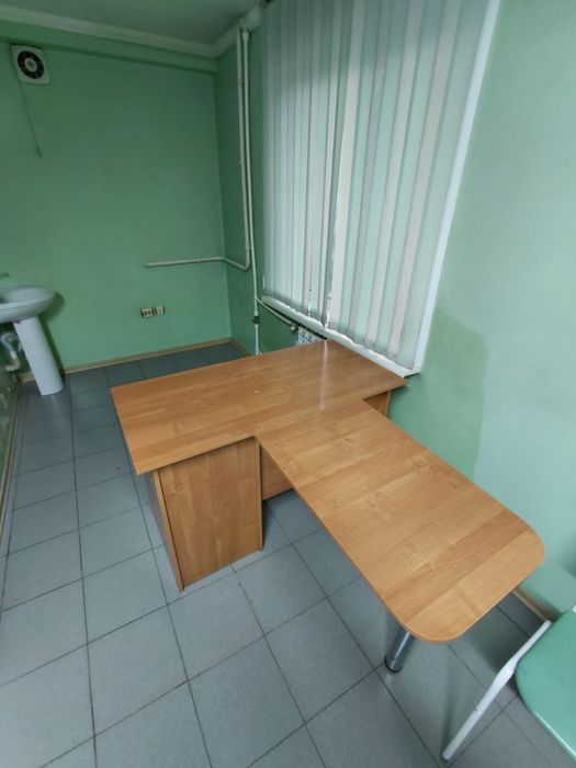 Срочно продам офисный стол