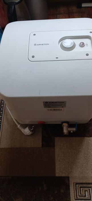 Водонагреватель Аристон