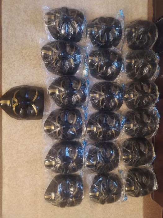 Маски разные дешёвые и дорогие.