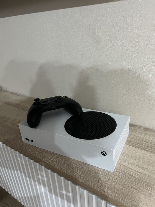 Продаю Xbox series S