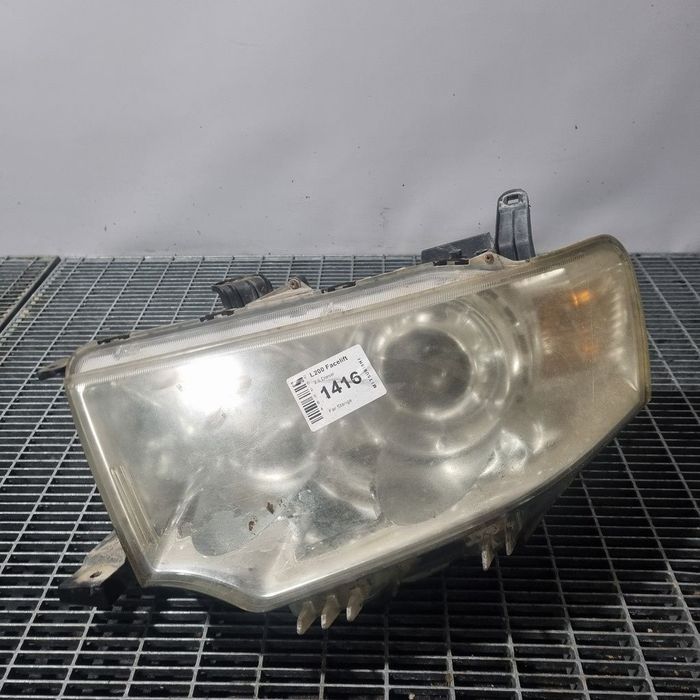 Far Stanga Mitsubishi L200 Facelift 2010 - 2015 SUV 4 Usi (1416) Cu lupă