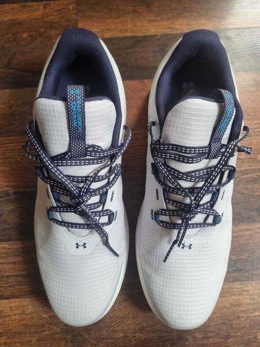 Чисто нови маратонки under armour!