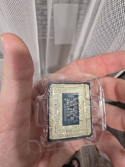 Процессор Intel i3 12100F