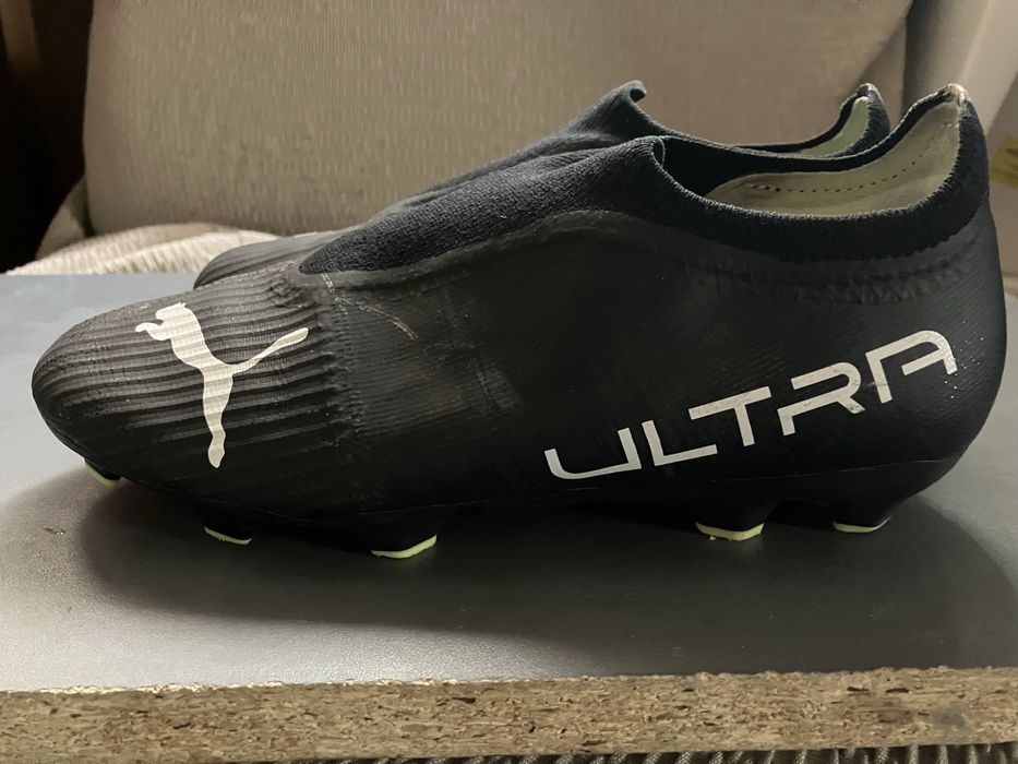 Футболни обувки за младежи