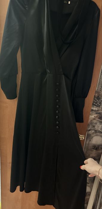 Продам два платья и комбинезон