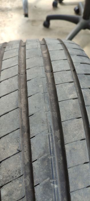 Продавам гуми 225/40/18 Дот 24година