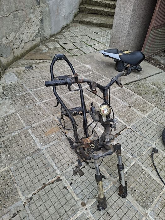 Части за aprilia sr 50