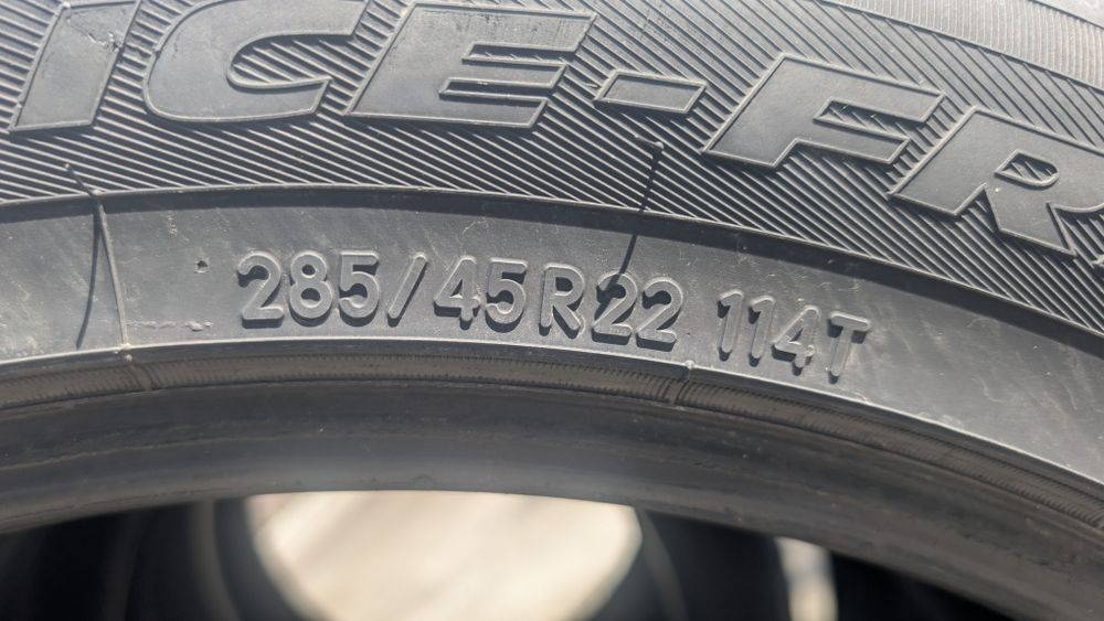 Продам шины 285/45/22