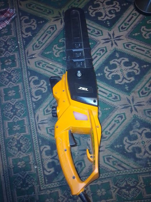 Електрически верижен трион