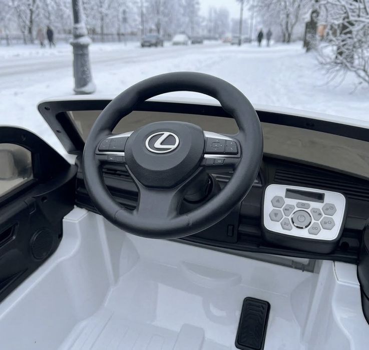 Продам б/у электромобиль