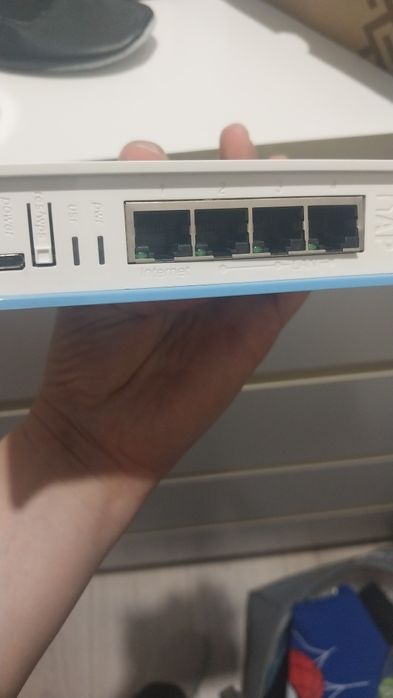 Продам роутер mikrotik hap lite