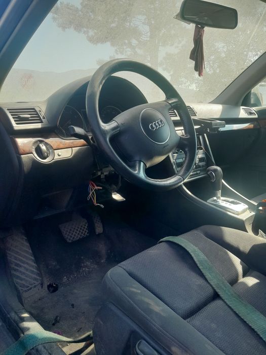 Продавам ауди а4 бензин на части