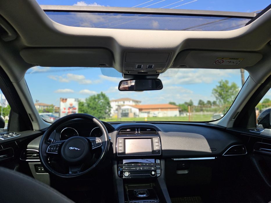 Jaguar F- Pace  2016,  2.0 D unic propietar.