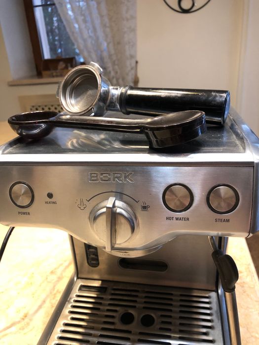 Кофемашина BORK для молотых зерен