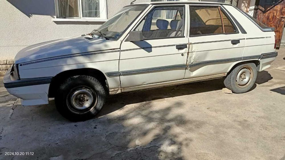 Рено 11  1988 года выпуска