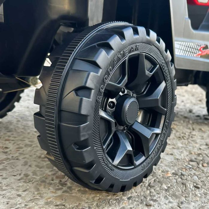 Masinuta electrica 4x4, 2-4 ani,CAPE-X, 100W,12V, scaun tapitat NOU