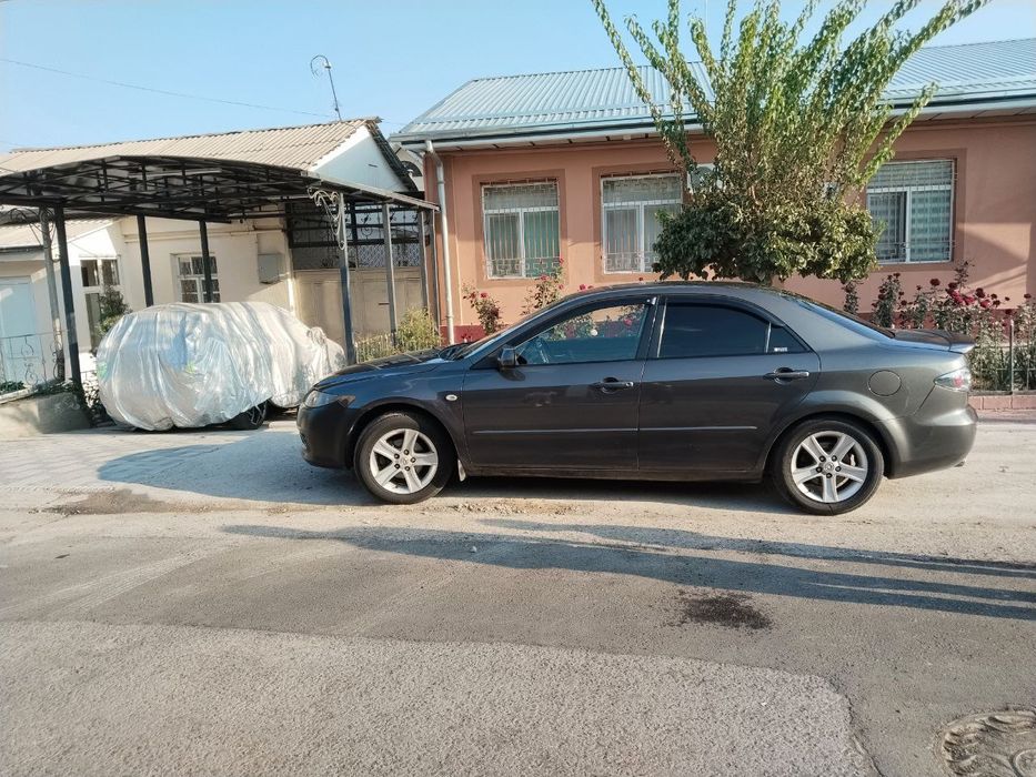 Продаётся машина Мазда 6