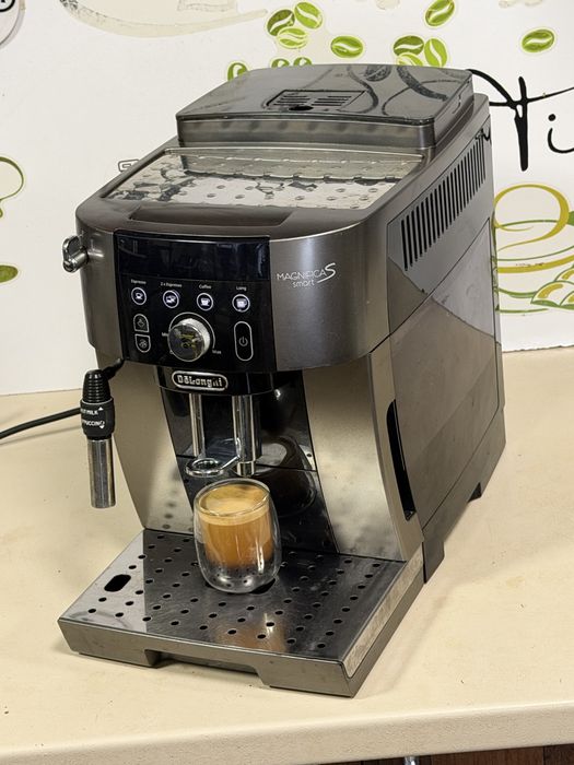 Кафемашина кафе автомат delonghi magnifica S SMART с гаранция