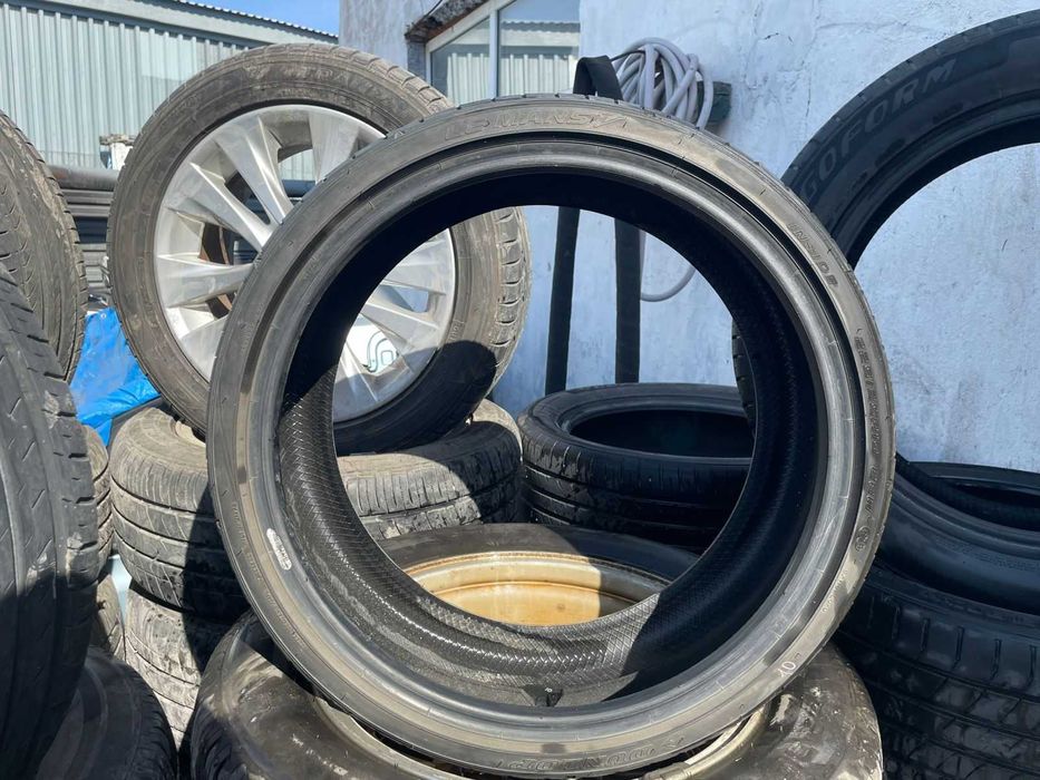 Комплект летних шин б/у, Dunlop 225/35 R19 из Японии.